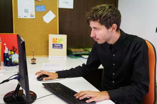 Youth Guarantee scheme helps jobseeker land communications job